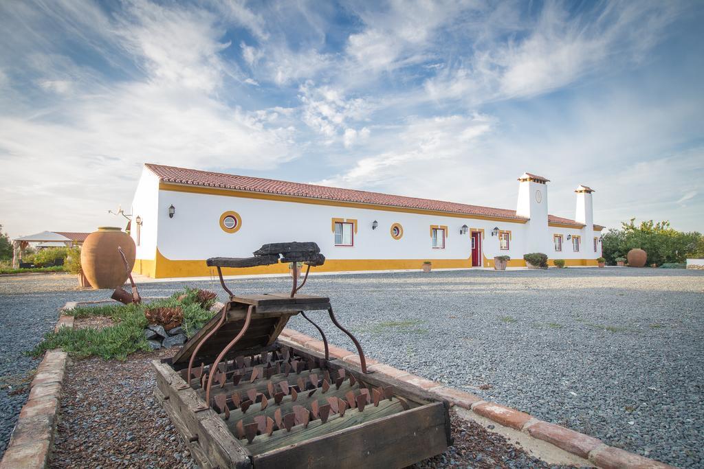 Monte Chalaca - Turismo Rural Ferreira Do Alentejo Eksteriør bilde